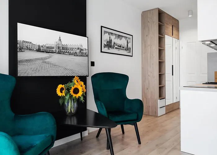 Househost Apartments: Miodowa 42/12B Street